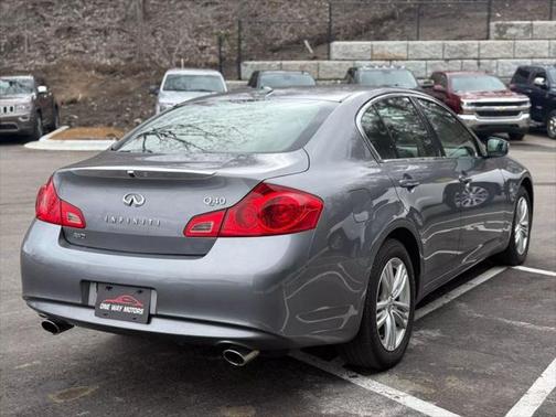 2015 INFINITI Q40 Base