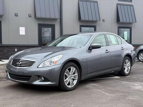 2015 INFINITI Q40 Base