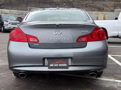 2015 INFINITI Q40 Base