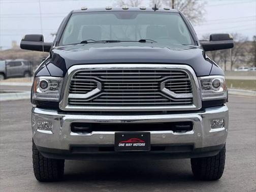 2018 RAM 2500 Laramie Crew Cab 4x4 6'4' Box