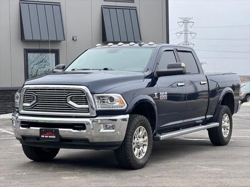 2018 RAM 2500 Laramie Crew Cab 4x4 6'4' Box