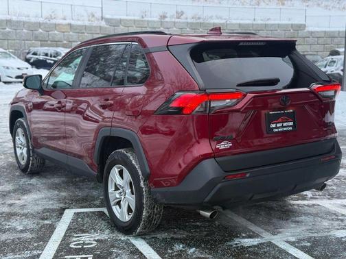 2019 Toyota RAV4 LE