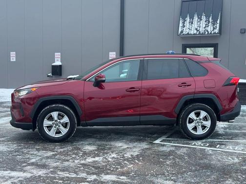 2019 Toyota RAV4 LE