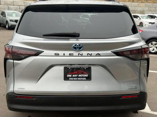 2023 Toyota Sienna XLE