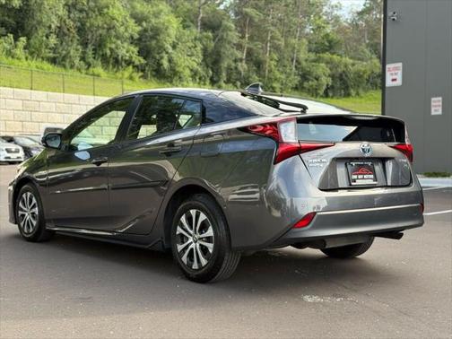 2022 Toyota Prius LE