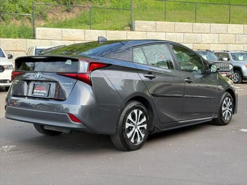 2022 Toyota Prius LE