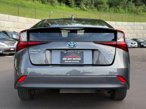 2022 Toyota Prius LE