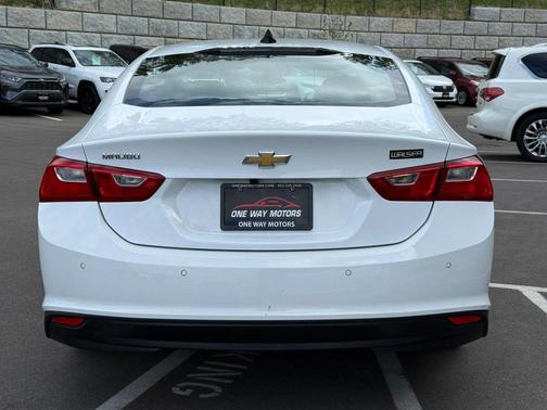 White 2024 Chevrolet Malibu 1LS