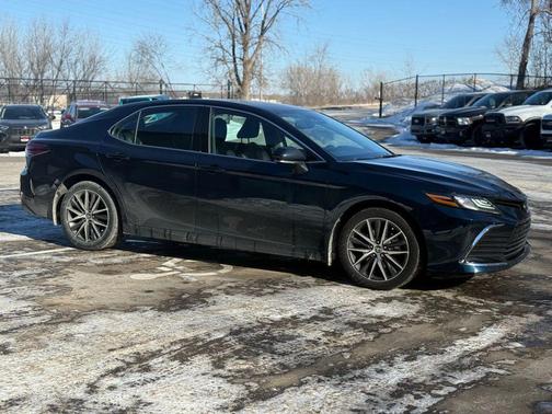 2021 Toyota Camry Hybrid XLE