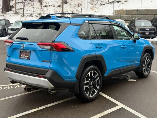 2019 Toyota RAV4 Adventure