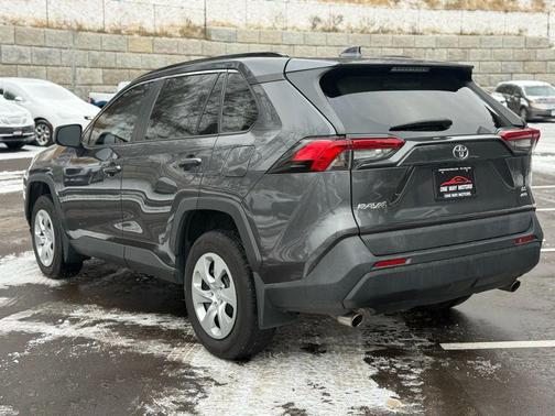 2019 Toyota RAV4 LE