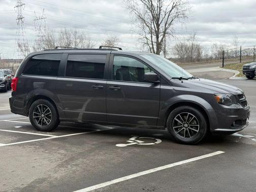 Gray 2018 Dodge Grand Caravan GT