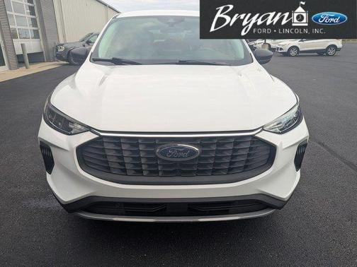 Oxford White 2023 Ford Escape Active