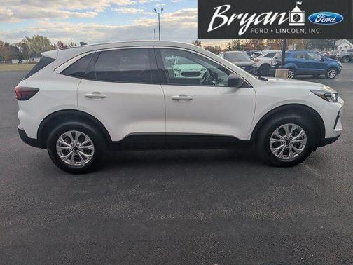 Oxford White 2023 Ford Escape Active