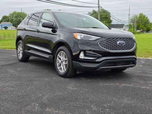 Agate Black Metallic 2023 Ford Edge SEL