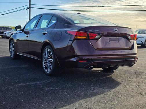 Garnet Pearl Metallic 2024 Nissan Altima 2.5 SL