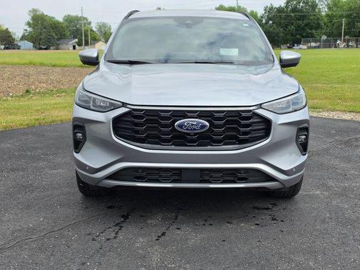 Iconic Silver Metallic 2024 Ford Escape ST-Line Elite