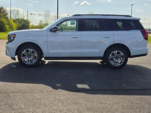 Oxford White 2026 Ford Expedition Active
