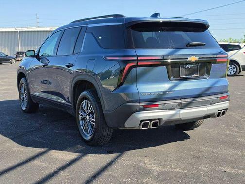 Lakeshore Blue Metallic 2026 Chevrolet Traverse LT
