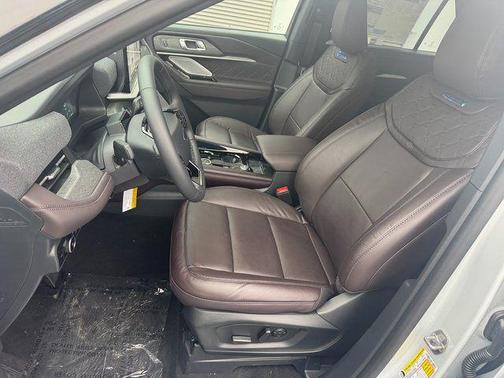 Space White Metallic 2026 Ford Explorer Platinum