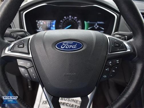 Photo 2 of 42 of 2019 Ford Fusion Titanium