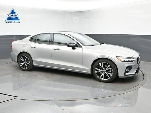 Silver 2023 Volvo S60 B5 Core Dark Theme