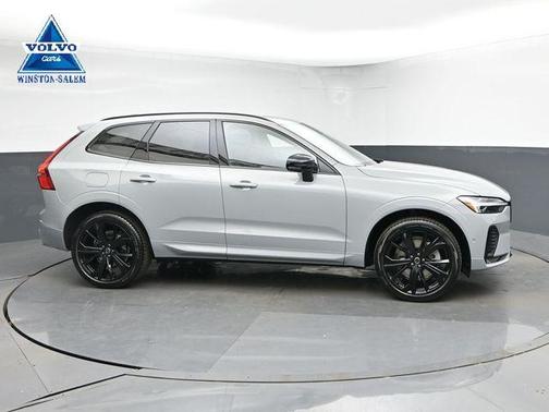 Metallic 2026 Volvo XC60 B5 Ultra Black Edition