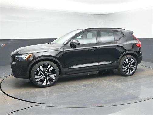 2026 Volvo XC40 B5 Plus