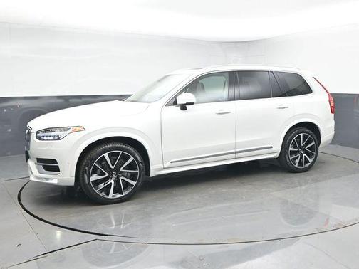 2024 Volvo XC90 B6 Plus Bright Theme 6-Seater