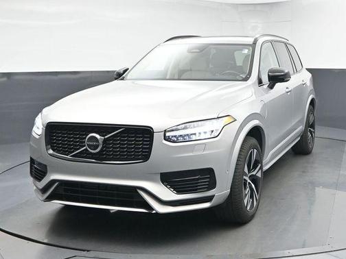 2023 Volvo XC90 Recharge Plug-In Hybrid T8 Plus Dark Theme 7 Passenger