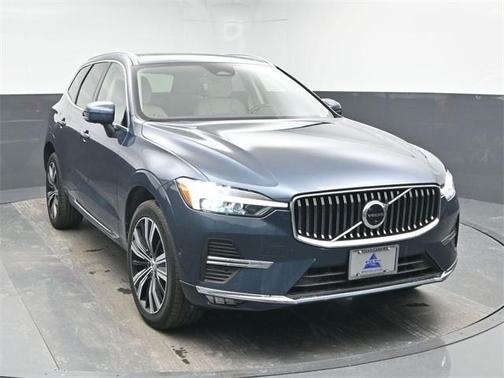 2023 Volvo XC60 B5 Plus Bright Theme
