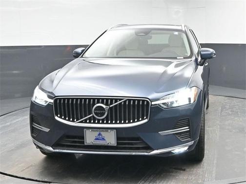 2023 Volvo XC60 B5 Plus Bright Theme