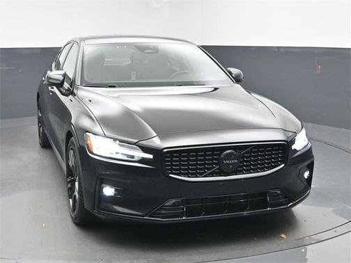 2023 Volvo S60 B5 Plus Black Edition