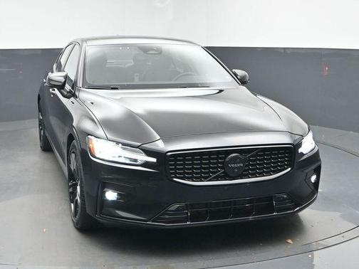 2023 Volvo S60 B5 Plus Black Edition