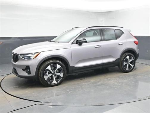2026 Volvo XC40 B5 Plus