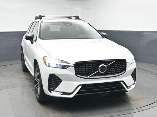 2024 Volvo XC60 B5 Plus Dark Theme