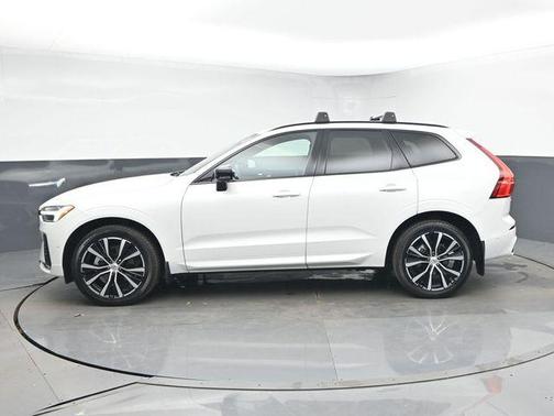 2024 Volvo XC60 B5 Plus Dark Theme