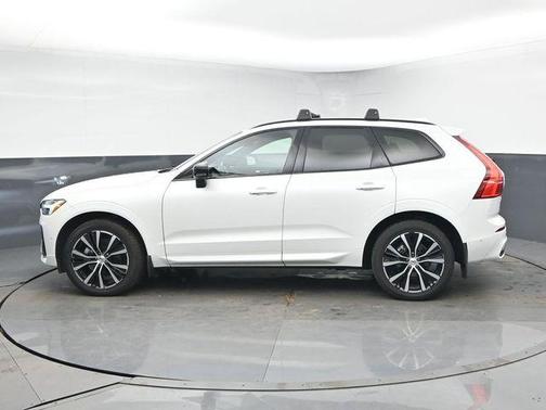2024 Volvo XC60 B5 Plus Dark Theme