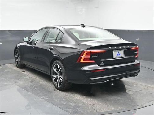 2025 Volvo S60 B5 Plus