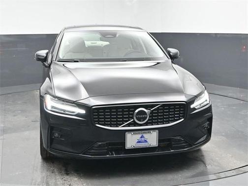 2025 Volvo S60 B5 Plus