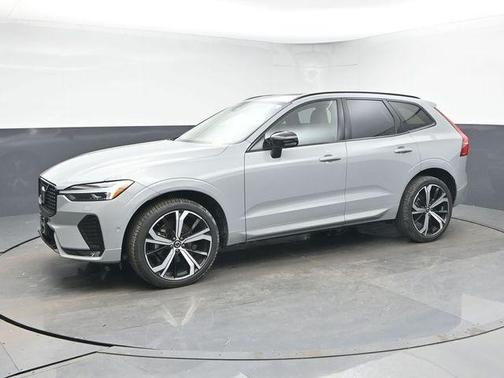 2024 Volvo XC60 B5 Ultimate Dark Theme