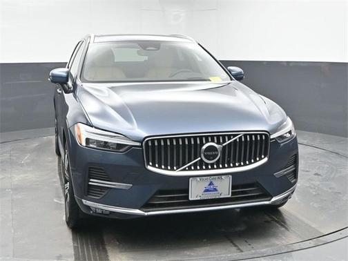2023 Volvo XC60 B6 Ultimate Bright Theme