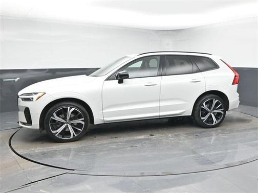 2022 Volvo XC60 B5 R-Design