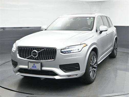 2022 Volvo XC90 T6 Momentum 7 Passenger