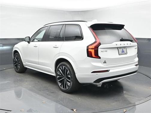 2026 Volvo XC90 B6 Ultra Dark Theme 6-Seater