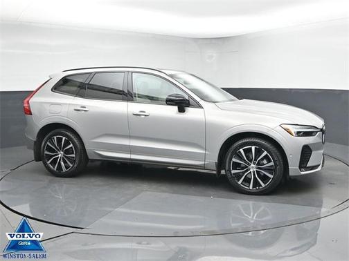 2024 Volvo XC60 B5 Plus Dark Theme