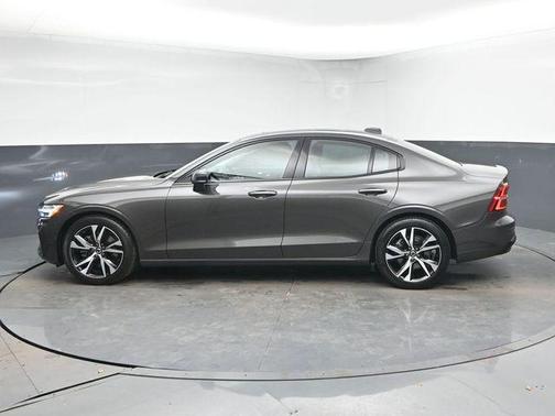 2025 Volvo S60 B5 Plus