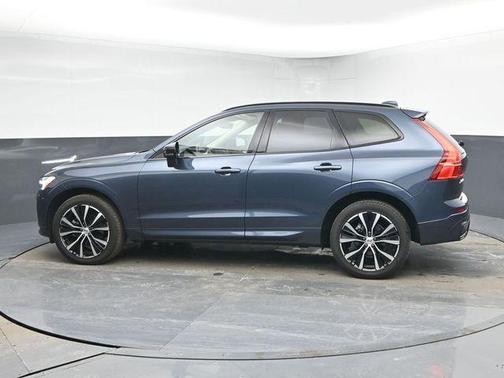 2023 Volvo XC60 B5 Plus Dark Theme
