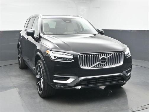 2024 Volvo XC90 B5 Plus Bright Theme