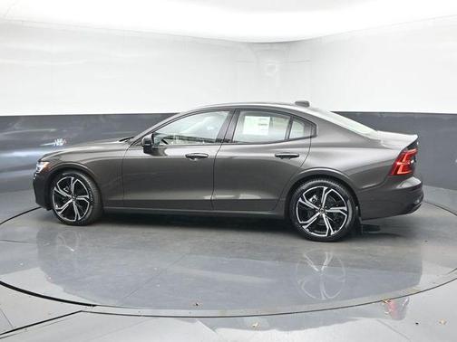 2025 Volvo S60 B5 Plus